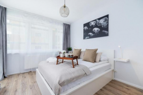 Cracow Apartment Bronowicka with Parking by Noclegi Renters